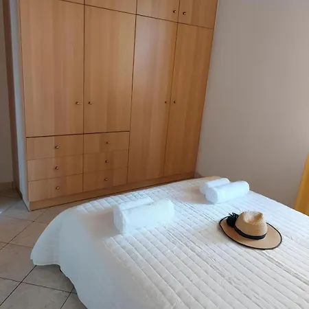 Semesterbostad Azure Horizon Apartment, Kefalonia *
