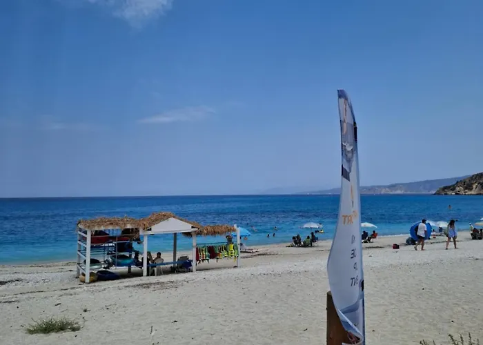 Semesterbostad Azure Horizon Apartment, Kefalonia Angon