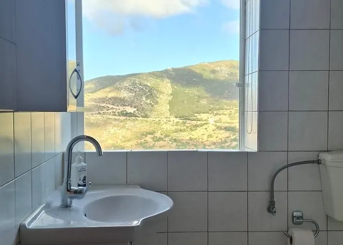 Semesterbostad Azure Horizon Apartment, Kefalonia