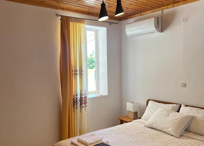 Semesterbostad Azure Horizon Apartment, Kefalonia *